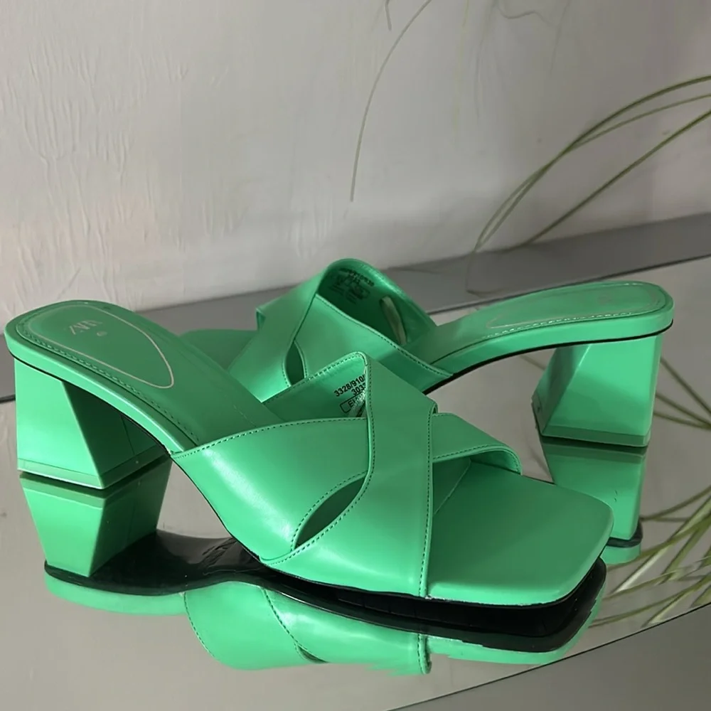 ZARA Mid Height Block Heel Sandals Size 9 (EU 40) Green - Picture 16 of 16